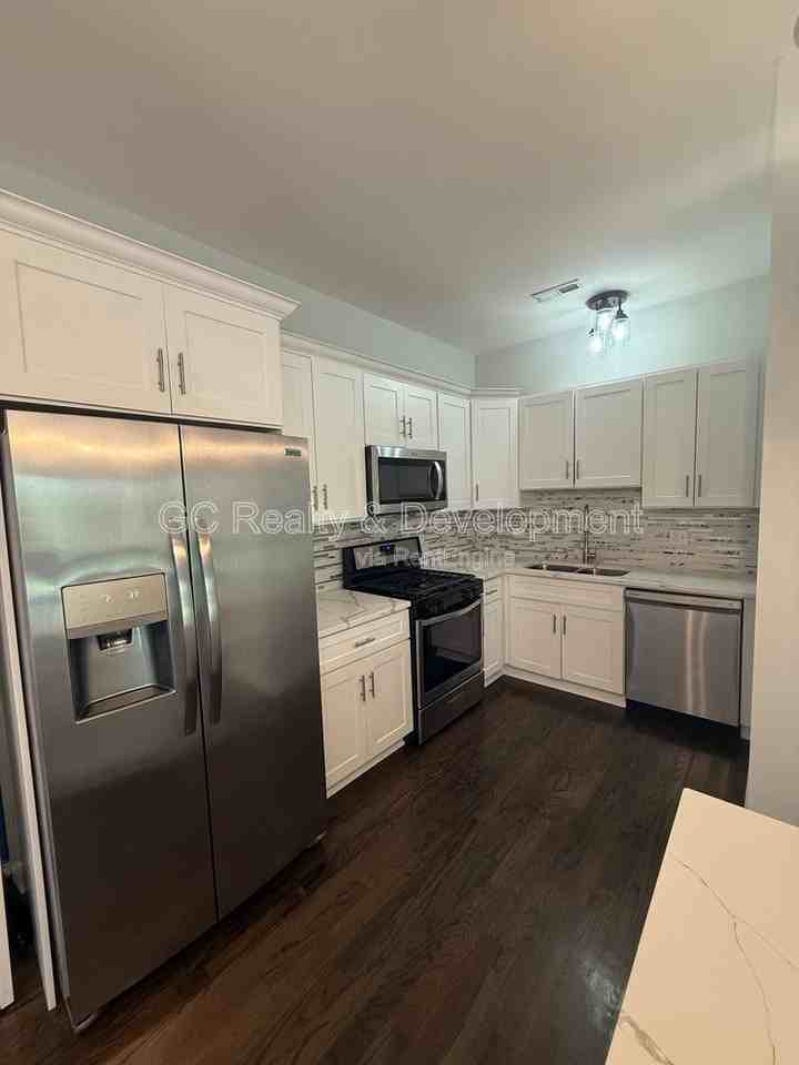 3437 S Morgan St #3W - Photo 4 of 12