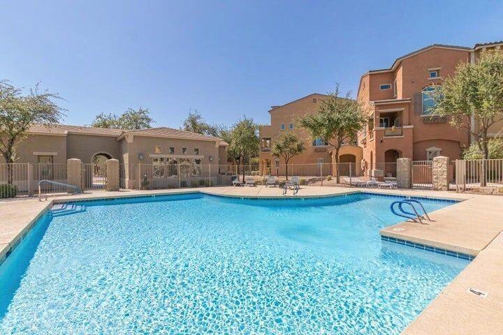 240 W Juniper Ave #1027