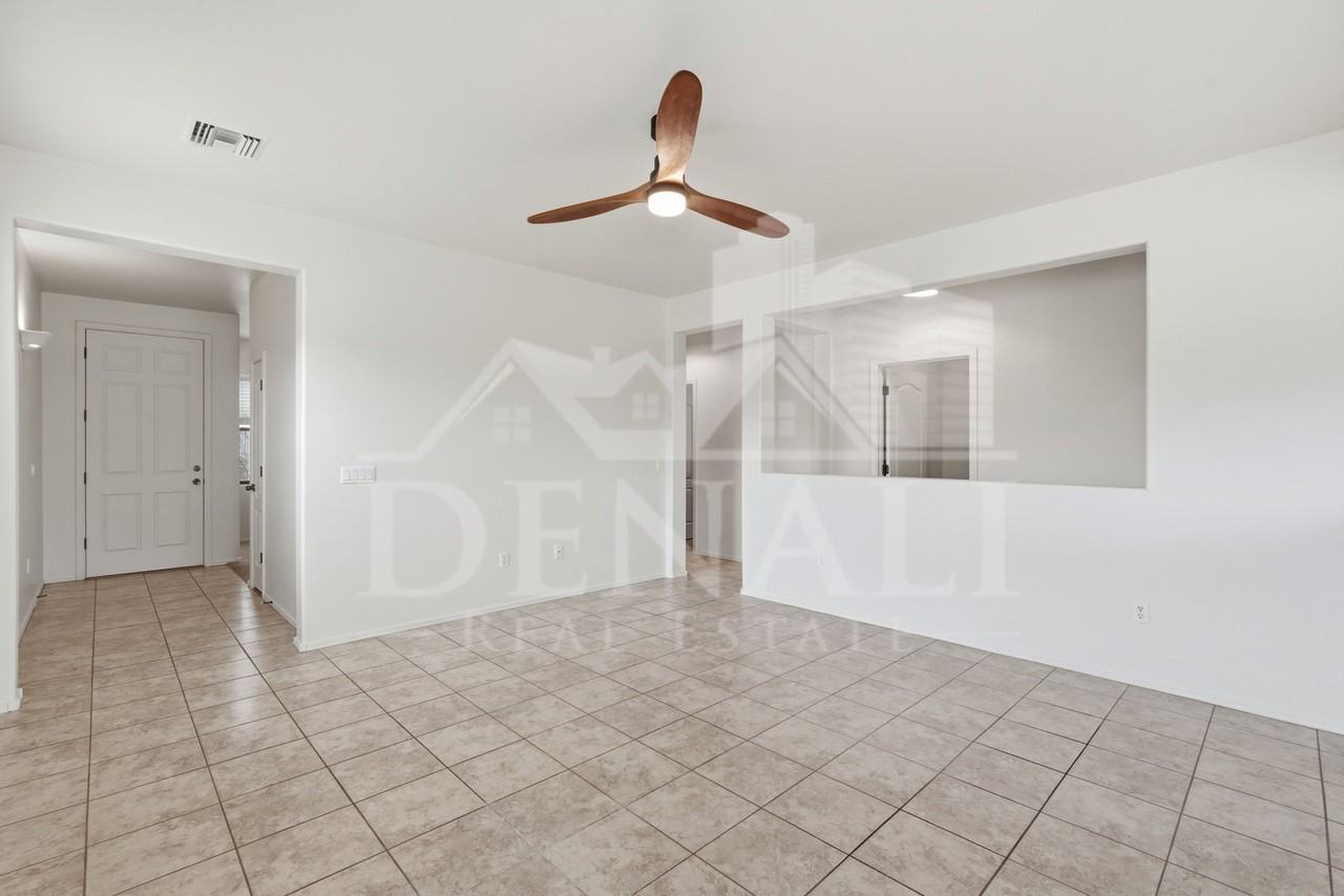 584 N Highlands Grove Ln - Photo 3 of 28