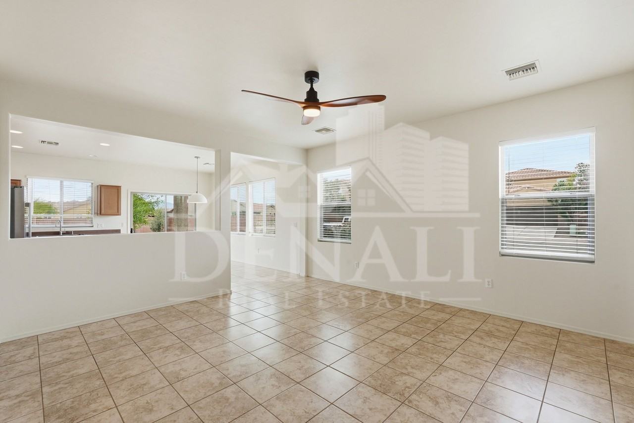 584 N Highlands Grove Ln - Photo 5 of 28