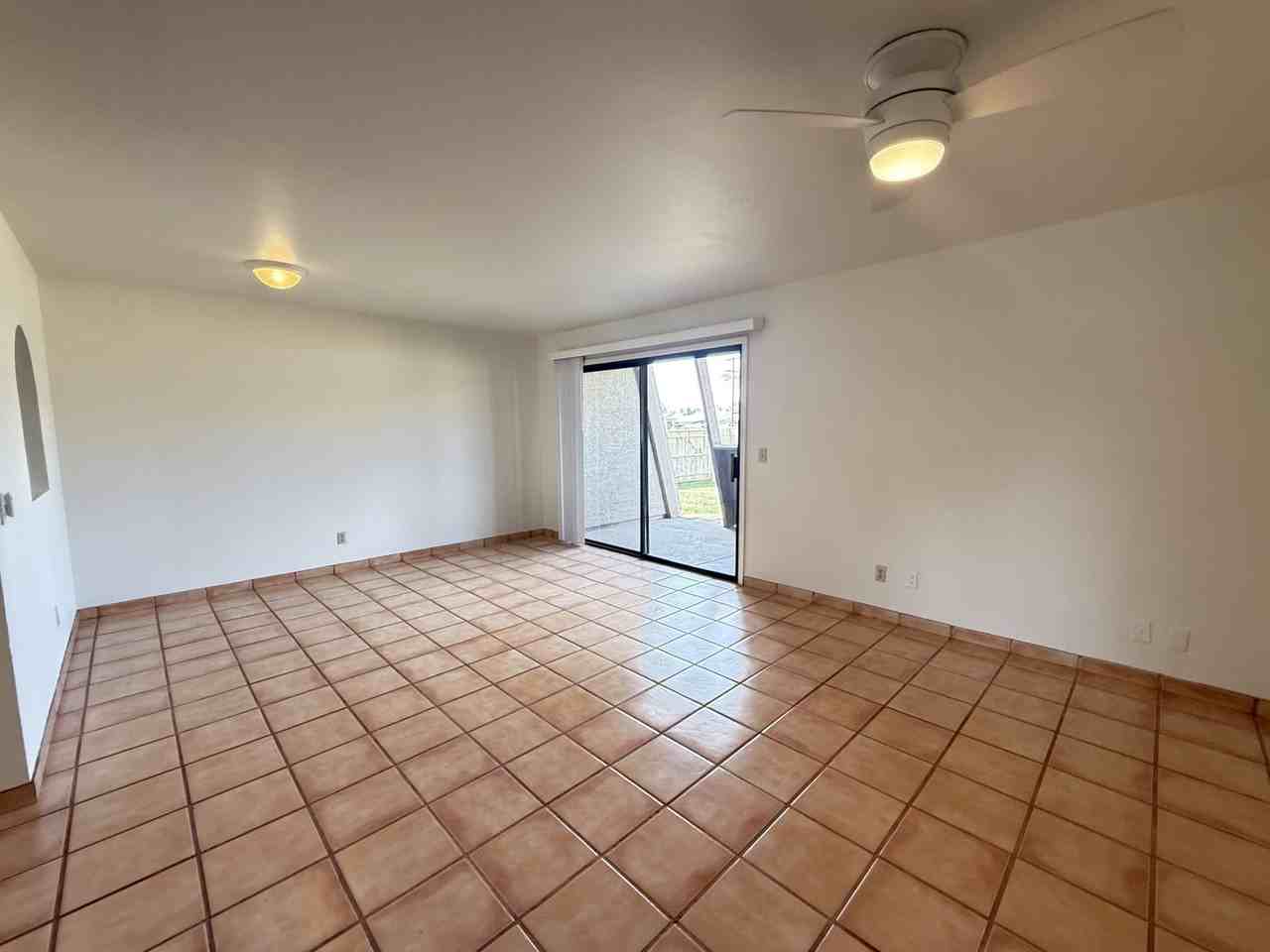 611 W 13th St - Photo 5 of 29