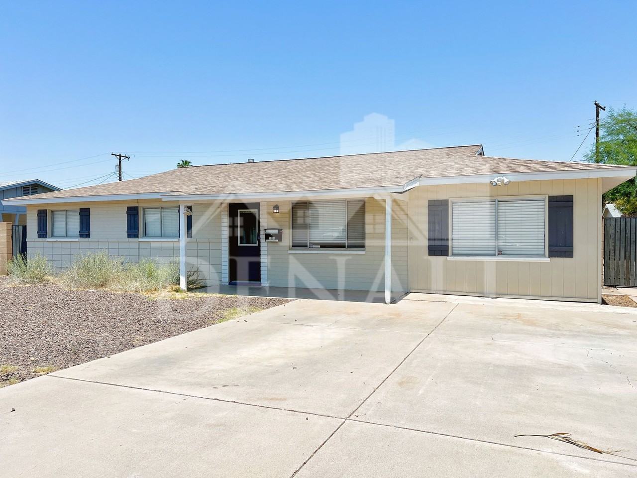 1220 W Romo Jones St - Photo 2 of 26