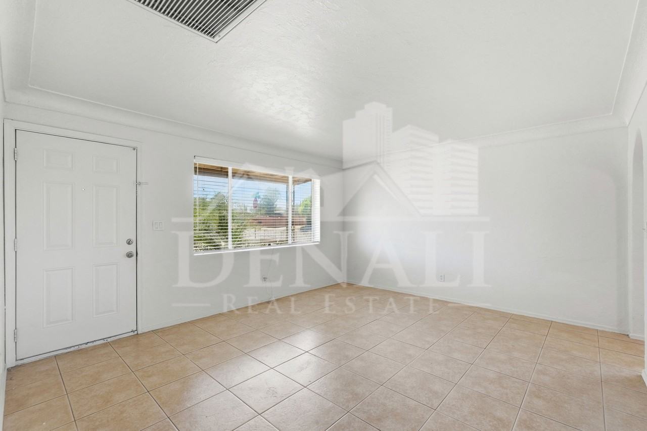 3801 N 4th Ave - Photo 4 of 32