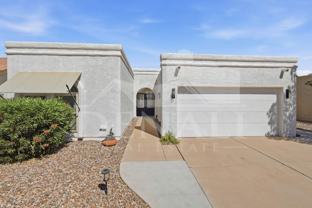10602 E Elmhurst Dr - Photo 1 of 1