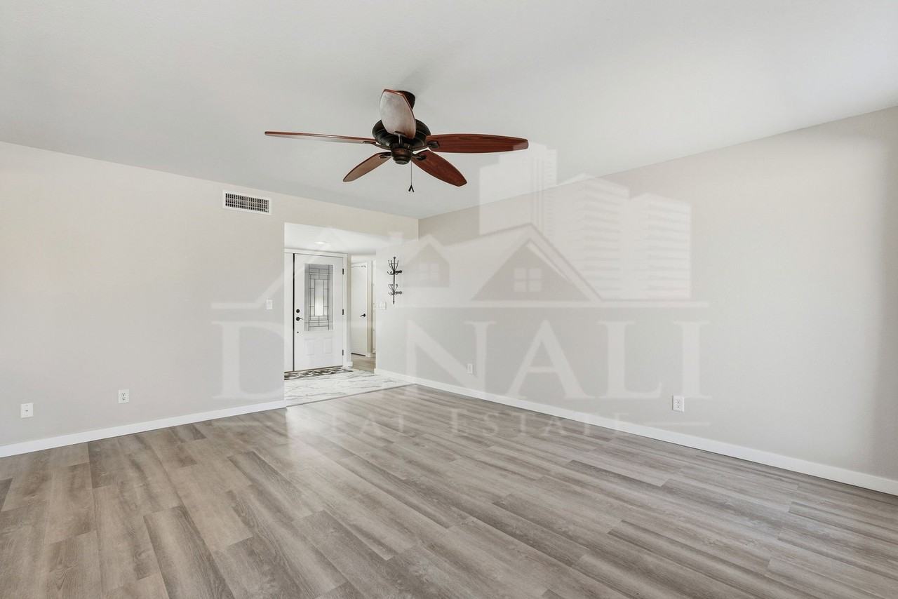 10602 E Elmhurst Dr - Photo 6 of 37