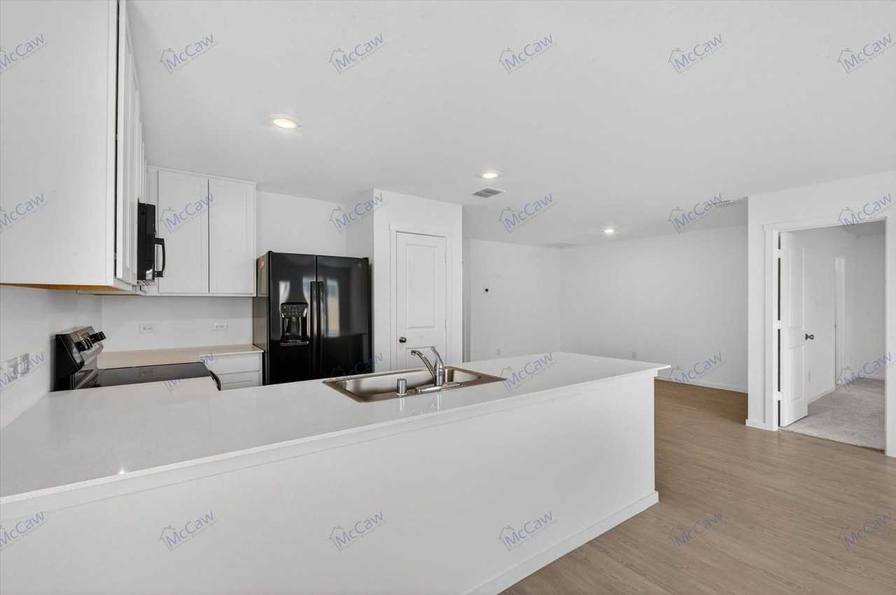 639 Montclair Ave - Photo 4 of 17
