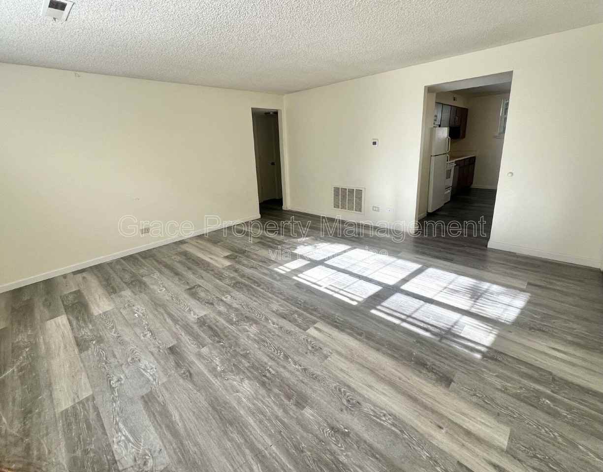 9370 E Girard Ave #8 - Photo 6 of 18