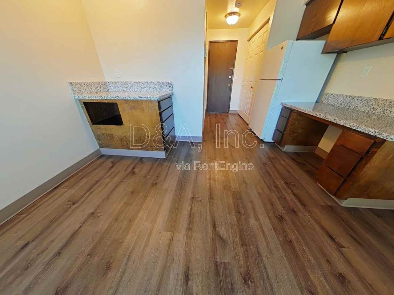 697 Jefferson St Se #5 - Photo 3 of 8