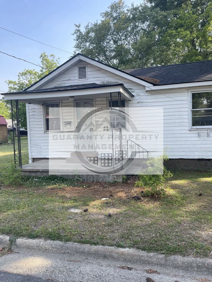 404 E Elizabeth St - Photo 2 of 6
