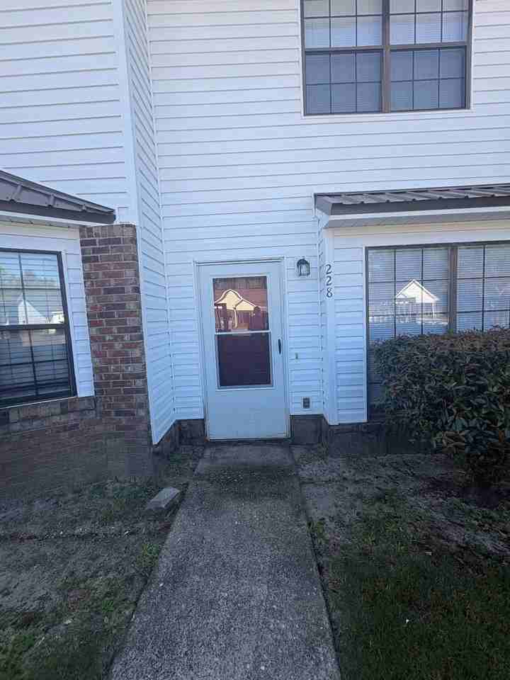 228 Edith Way - Photo 2 of 25