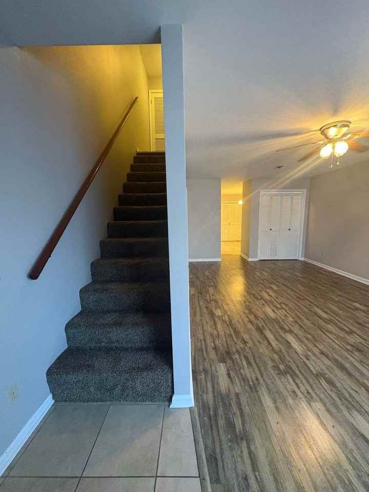228 Edith Way - Photo 3 of 25