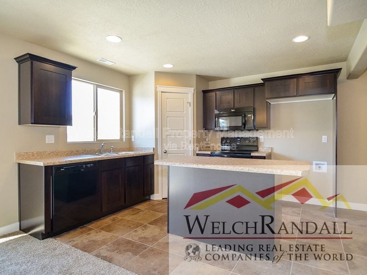 2433 Wellington Ave - Photo 6 of 20