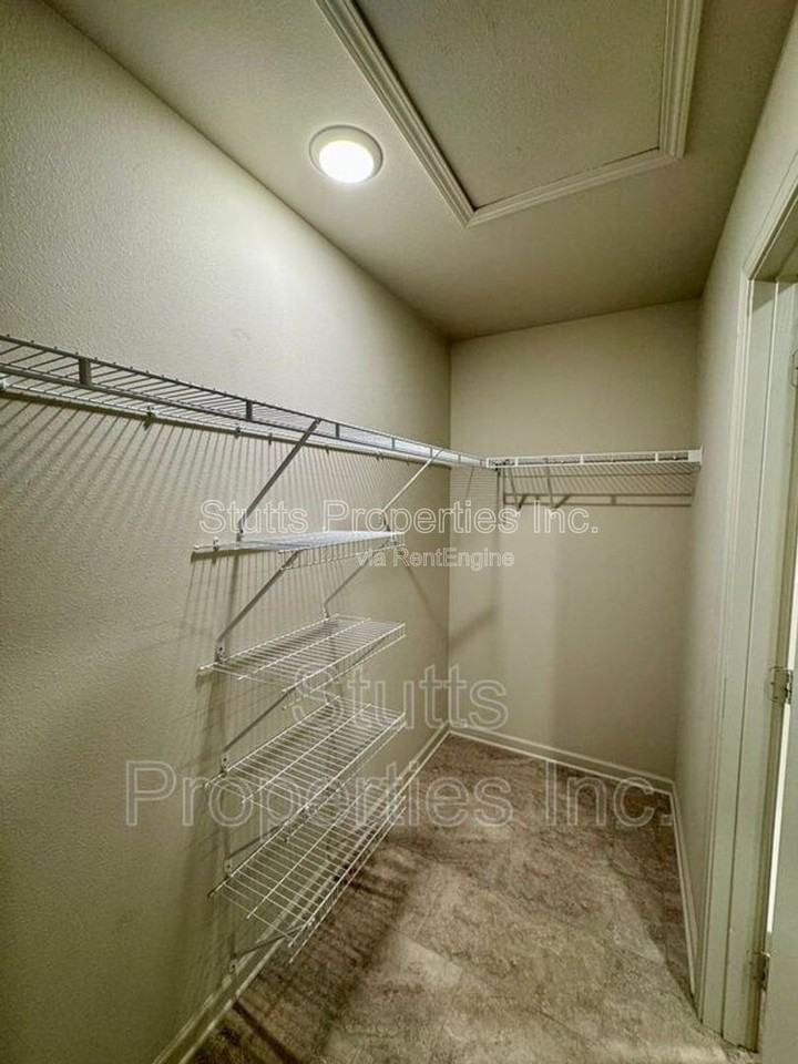200 Spindle Ct #106 - Photo 7 of 12