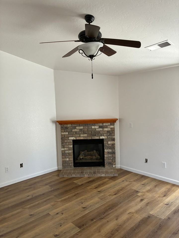 1607 Capitola Ct - Photo 5 of 18