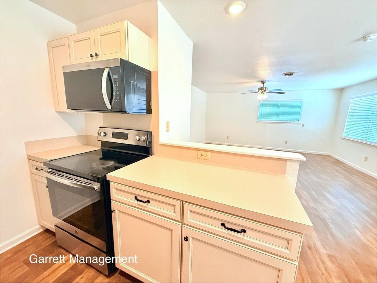 205 1/2 S Broad St - Photo 7 of 12