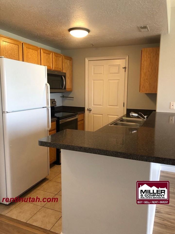165 Albion Village Way - Photo 4 of 11