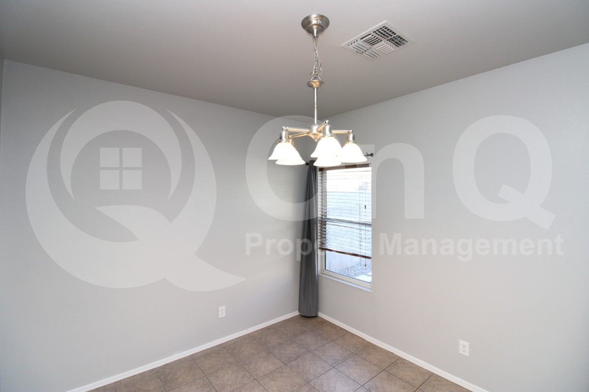 6761 S Parliament Dr - Photo 5 of 18