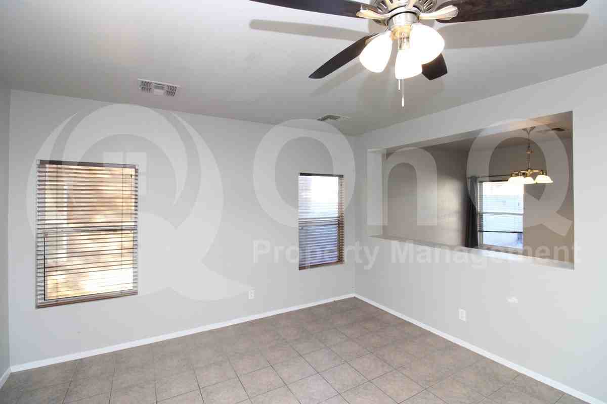 6761 S Parliament Dr - Photo 7 of 18