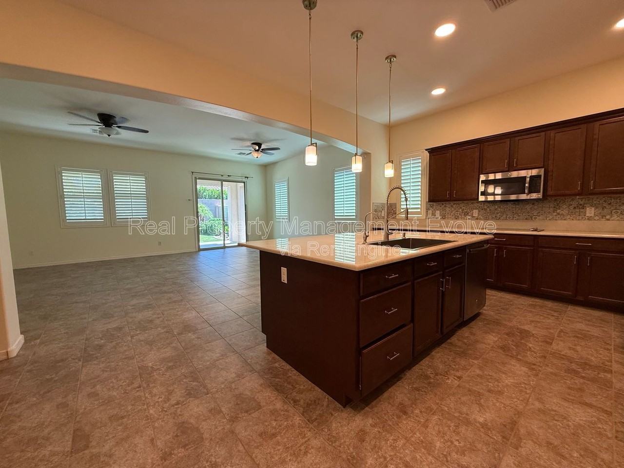 20508 W Carlton Mnr - Photo 5 of 34