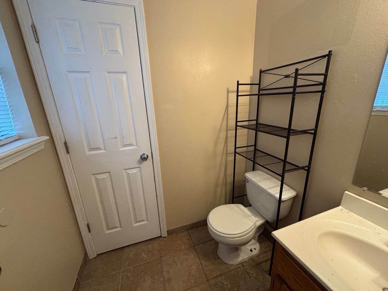 72 Crystal Dr - Photo 7 of 10