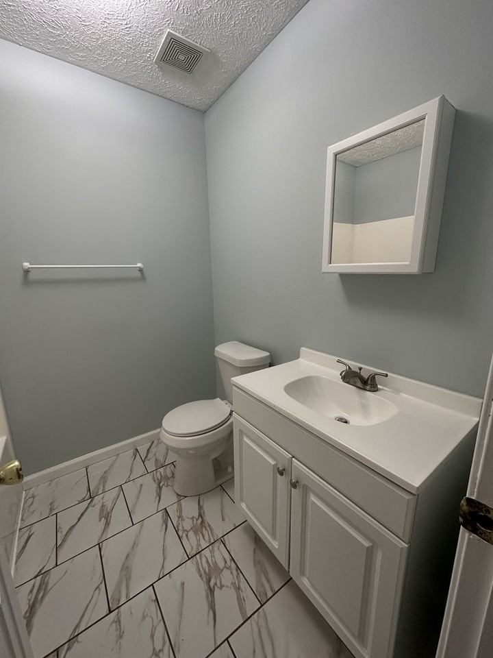 1460 N Royal St - Photo 5 of 6