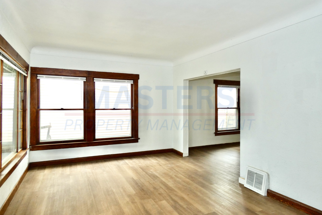 2803 Chase St - Photo 3 of 21
