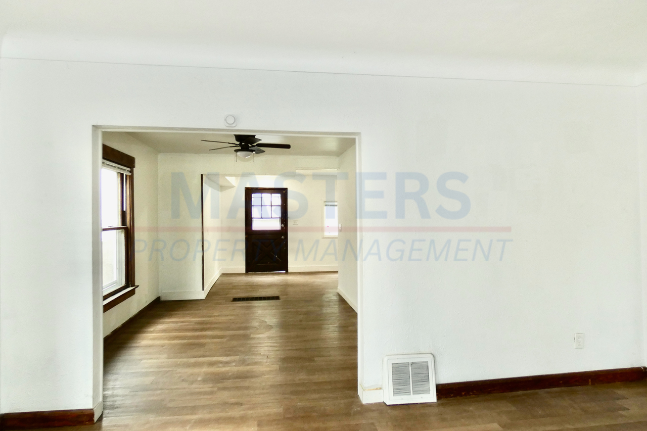 2803 Chase St - Photo 4 of 21