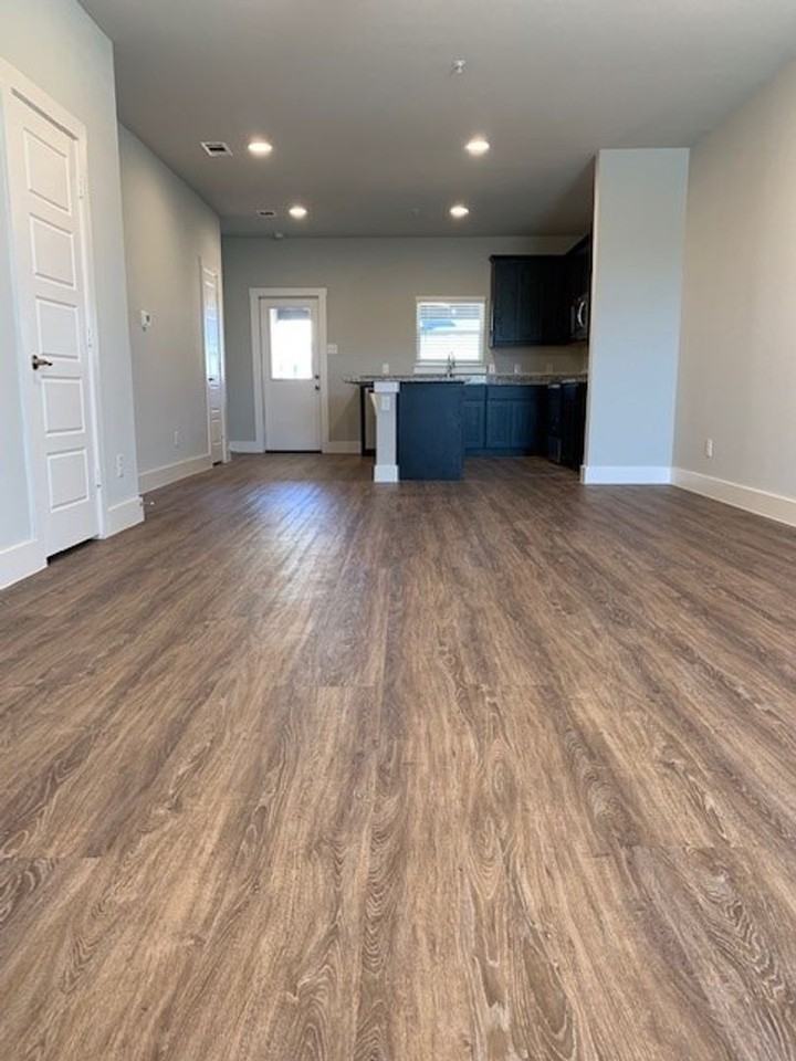 375 Hampton Pl - Photo 2 of 15