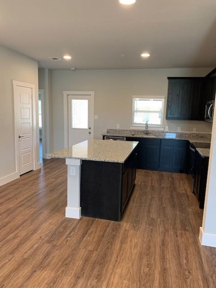 375 Hampton Pl - Photo 3 of 15