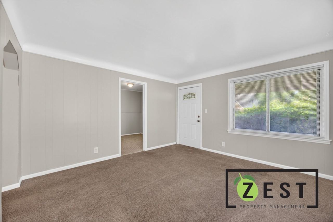 8262 Rosemont Ave - Photo 2 of 19