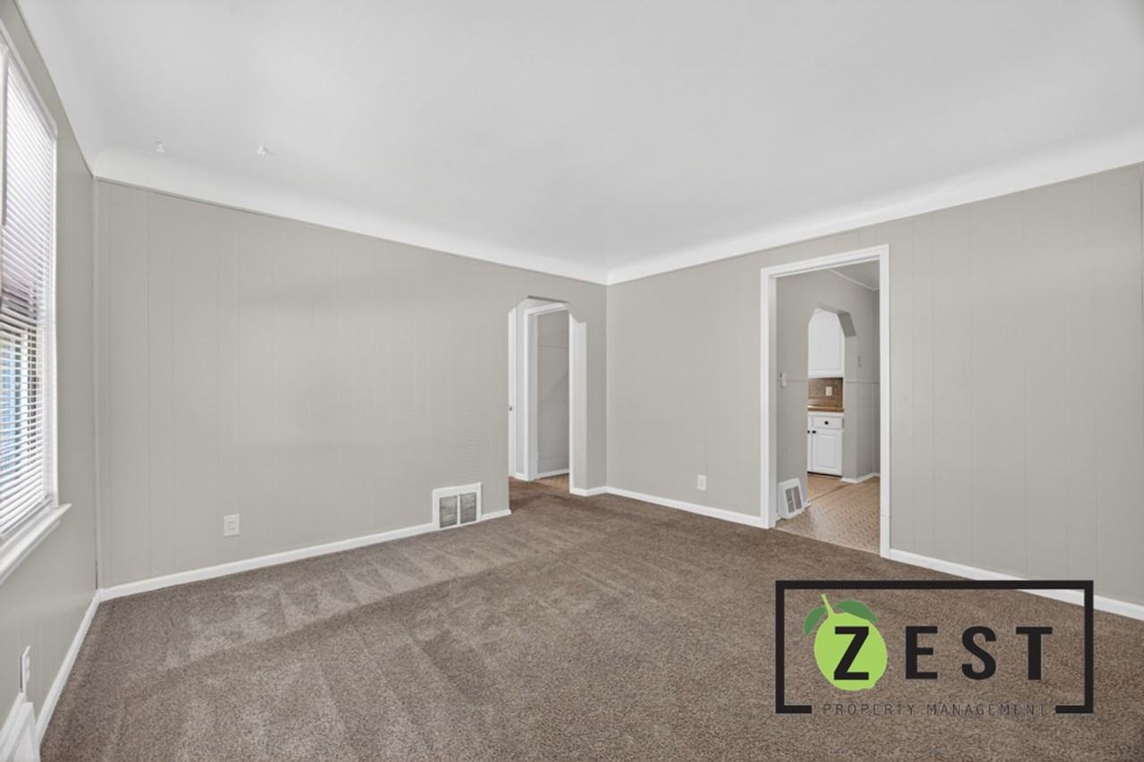 8262 Rosemont Ave - Photo 3 of 19