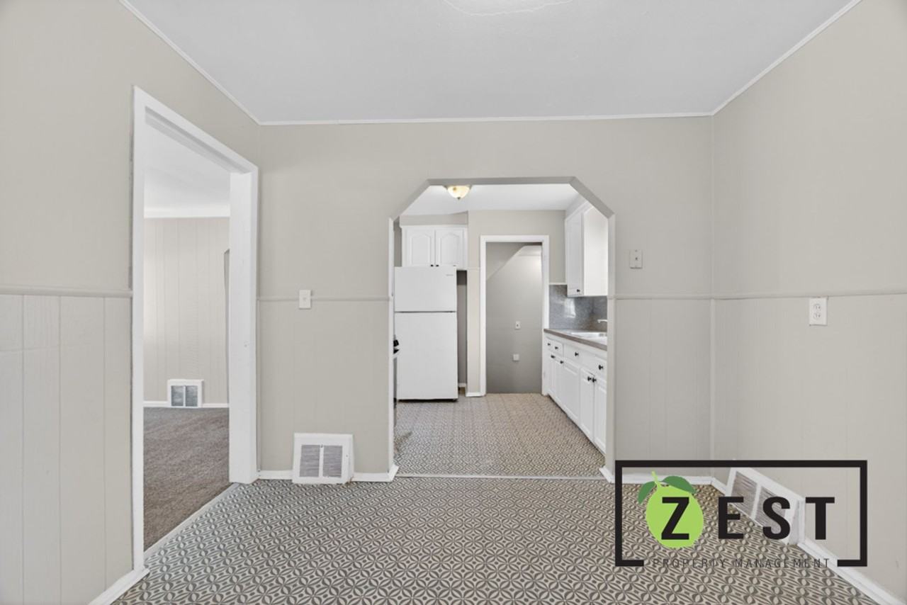 8262 Rosemont Ave - Photo 6 of 19