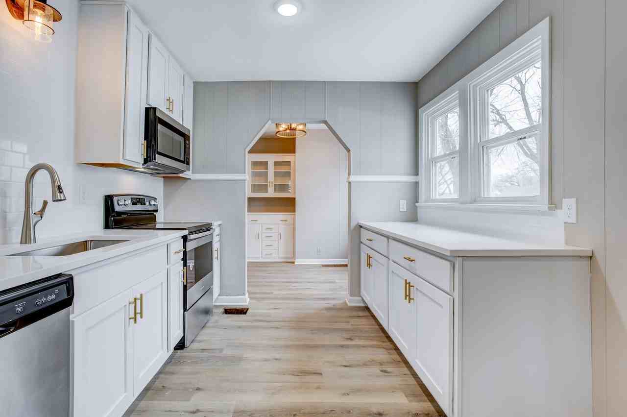 1018 S Vassar St - Photo 5 of 12