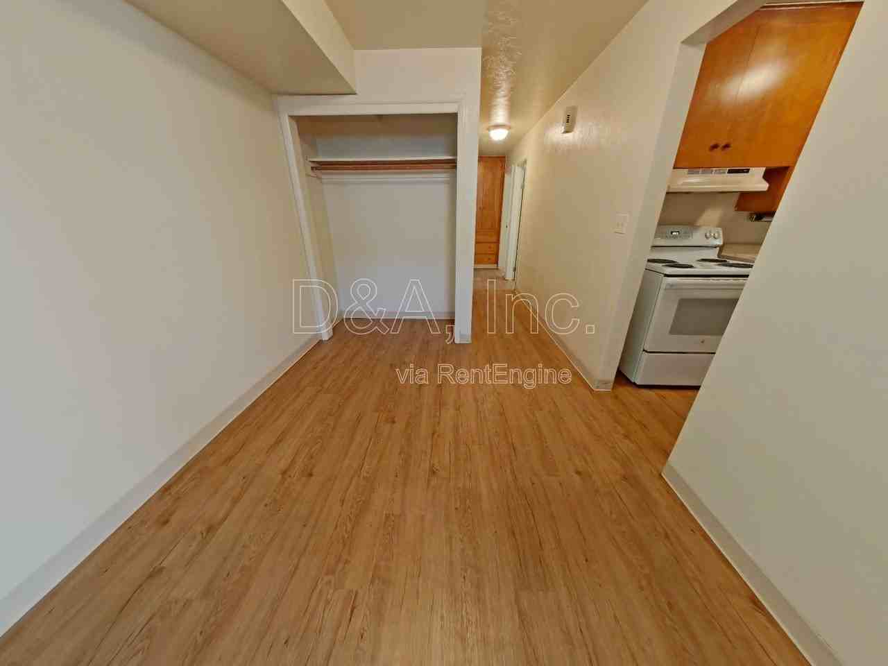 2703 Nw Taylor Ave - Photo 4 of 12