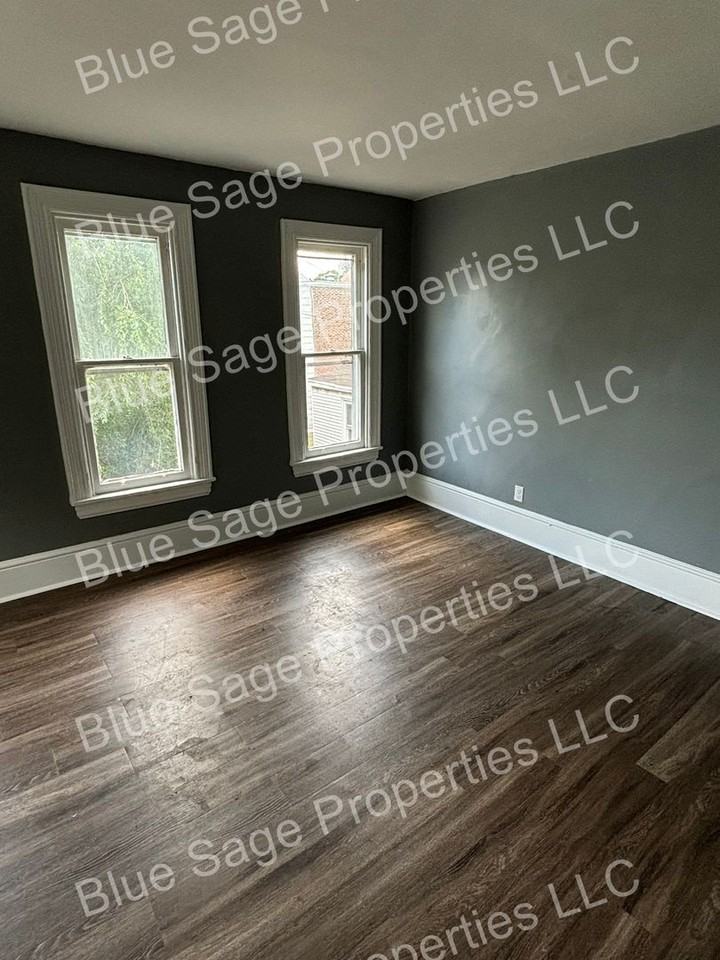 351 Union Aly - Photo 2 of 11