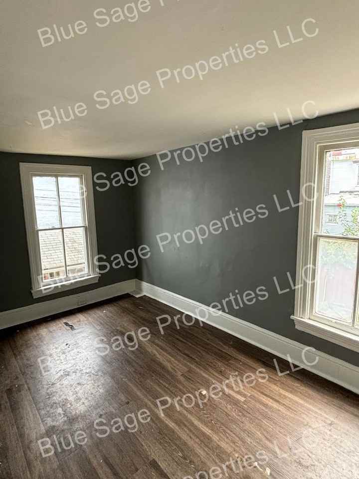 351 Union Aly - Photo 5 of 11