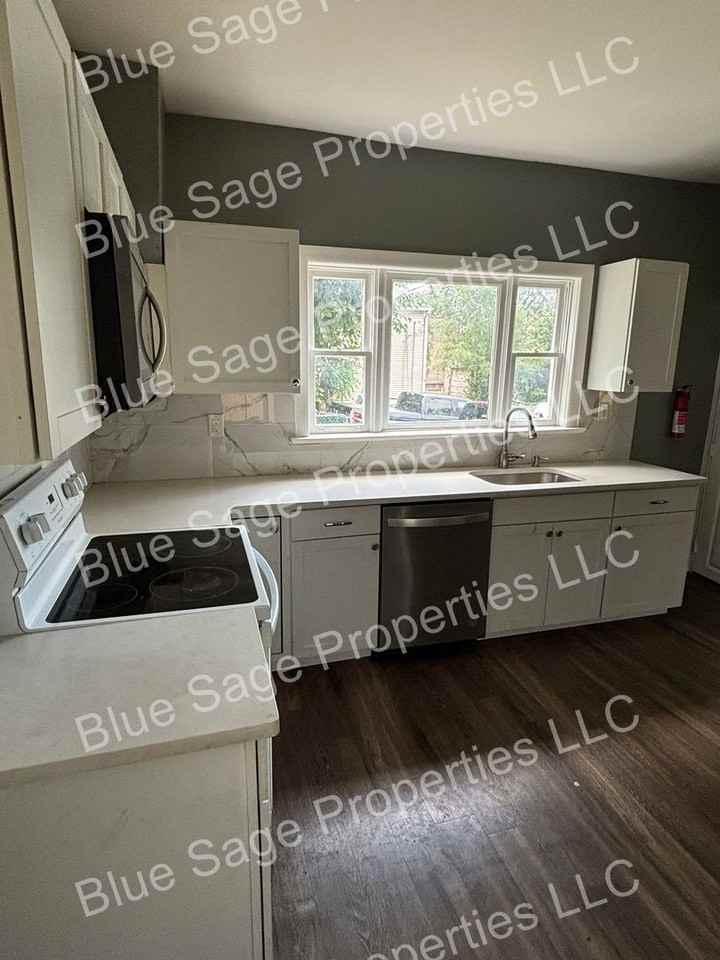 351 Union Aly - Photo 6 of 11