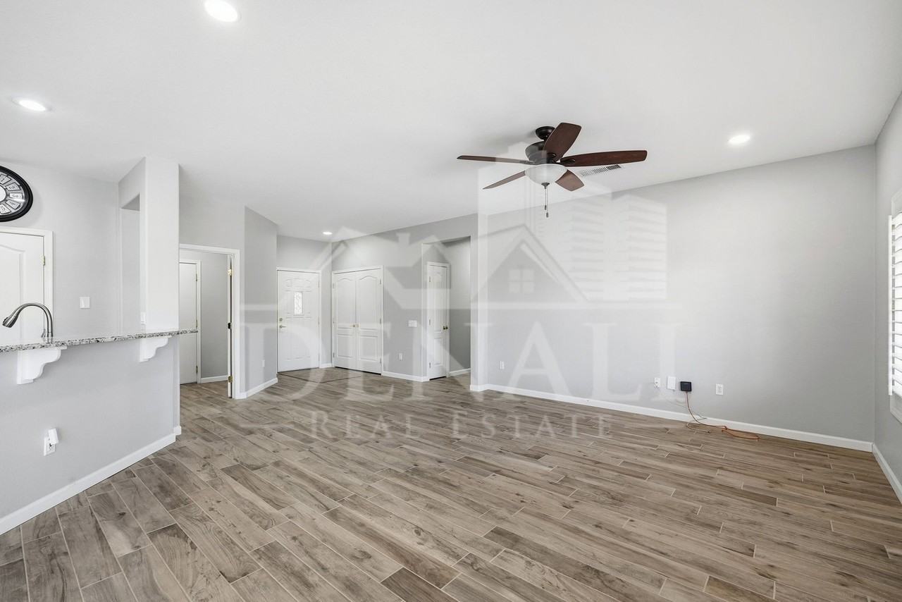 16536 W Rock Springs Ln - Photo 5 of 26