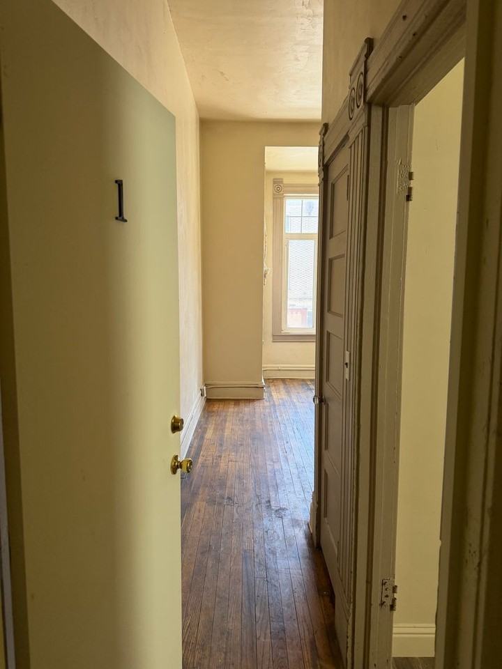 41 S San Joaquin St - Photo 2 of 6