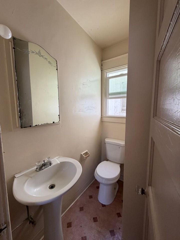 41 S San Joaquin St - Photo 6 of 6