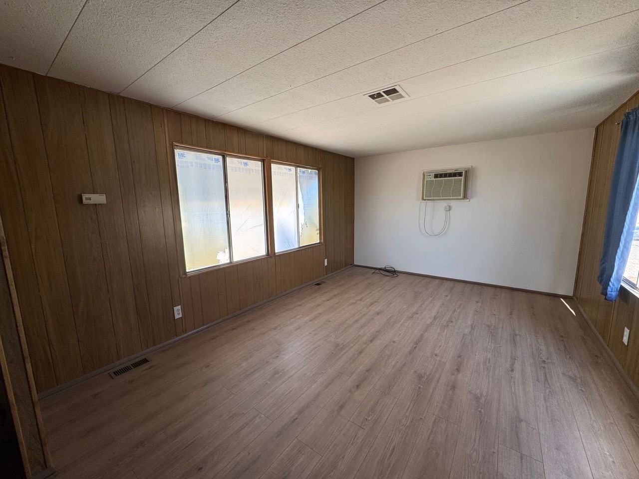 384 Moser Ave - Photo 3 of 21