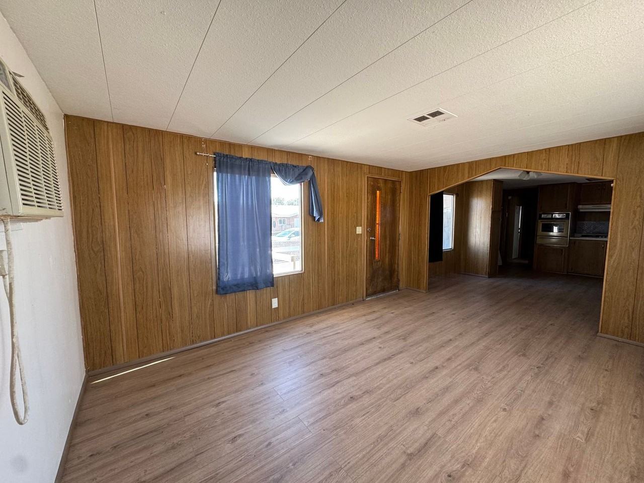 384 Moser Ave - Photo 4 of 21