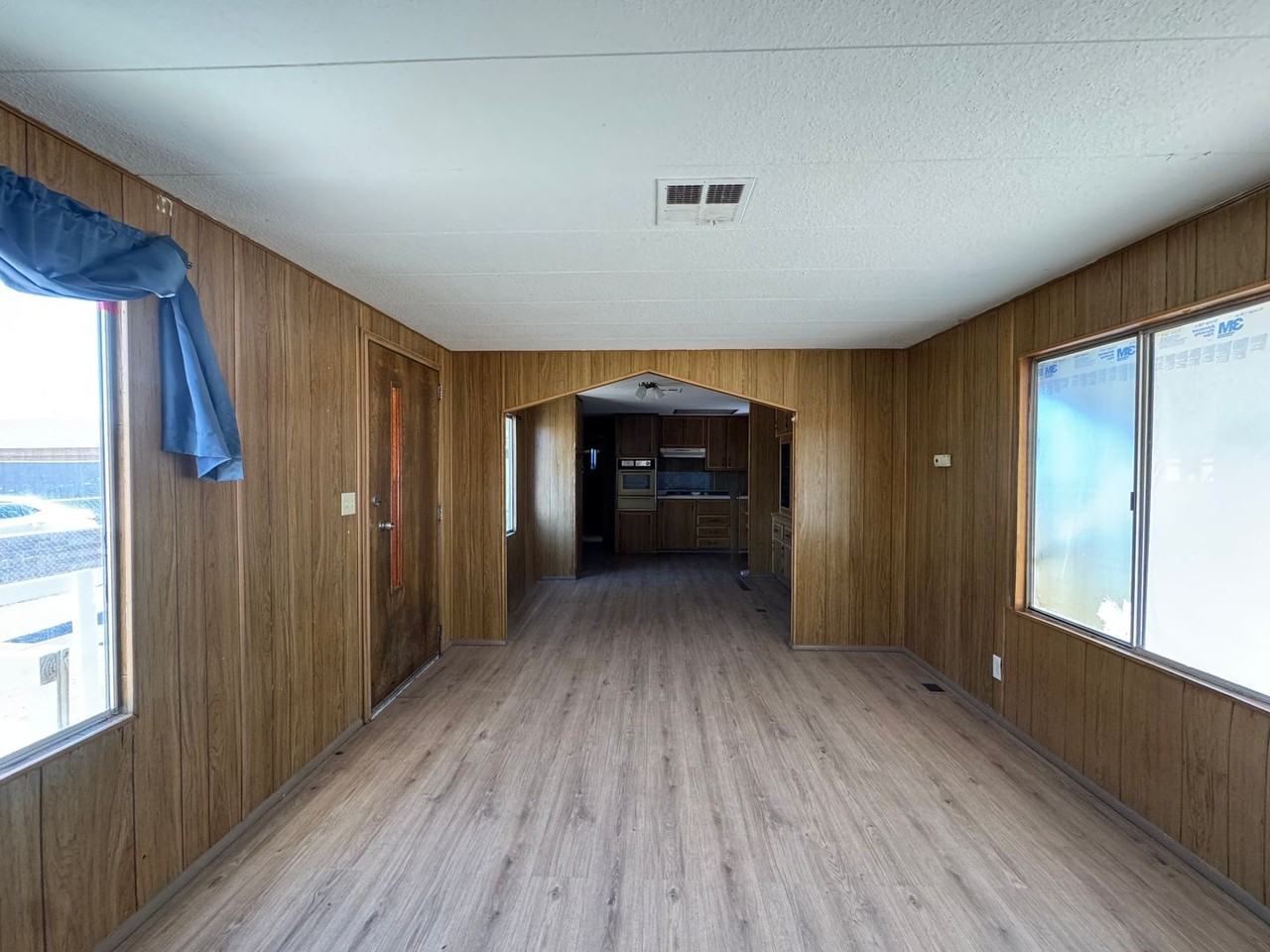 384 Moser Ave - Photo 5 of 21