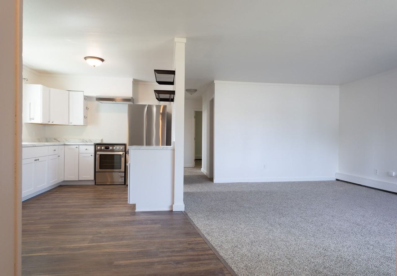 248 Bentley Dr - Photo 3 of 21