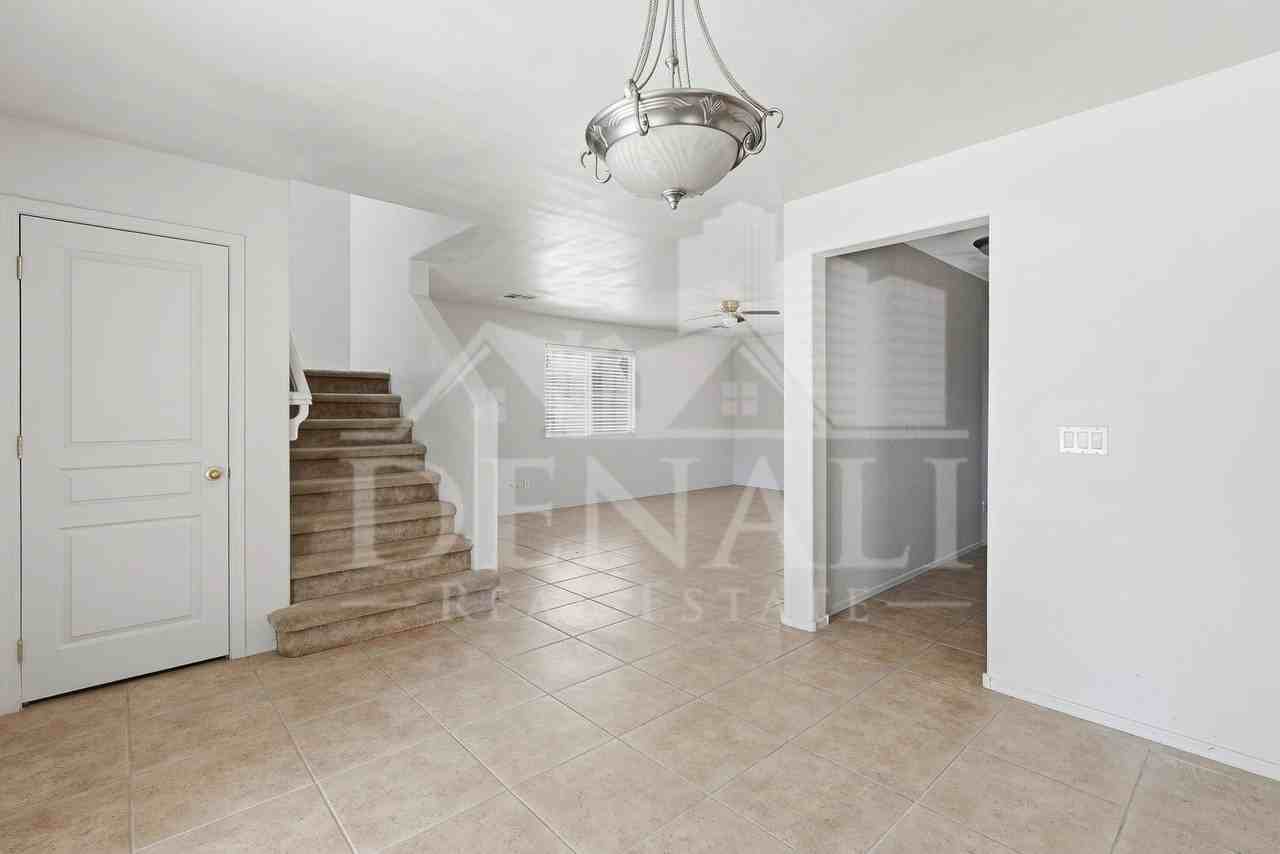 21939 W Cocopah St - Photo 5 of 31