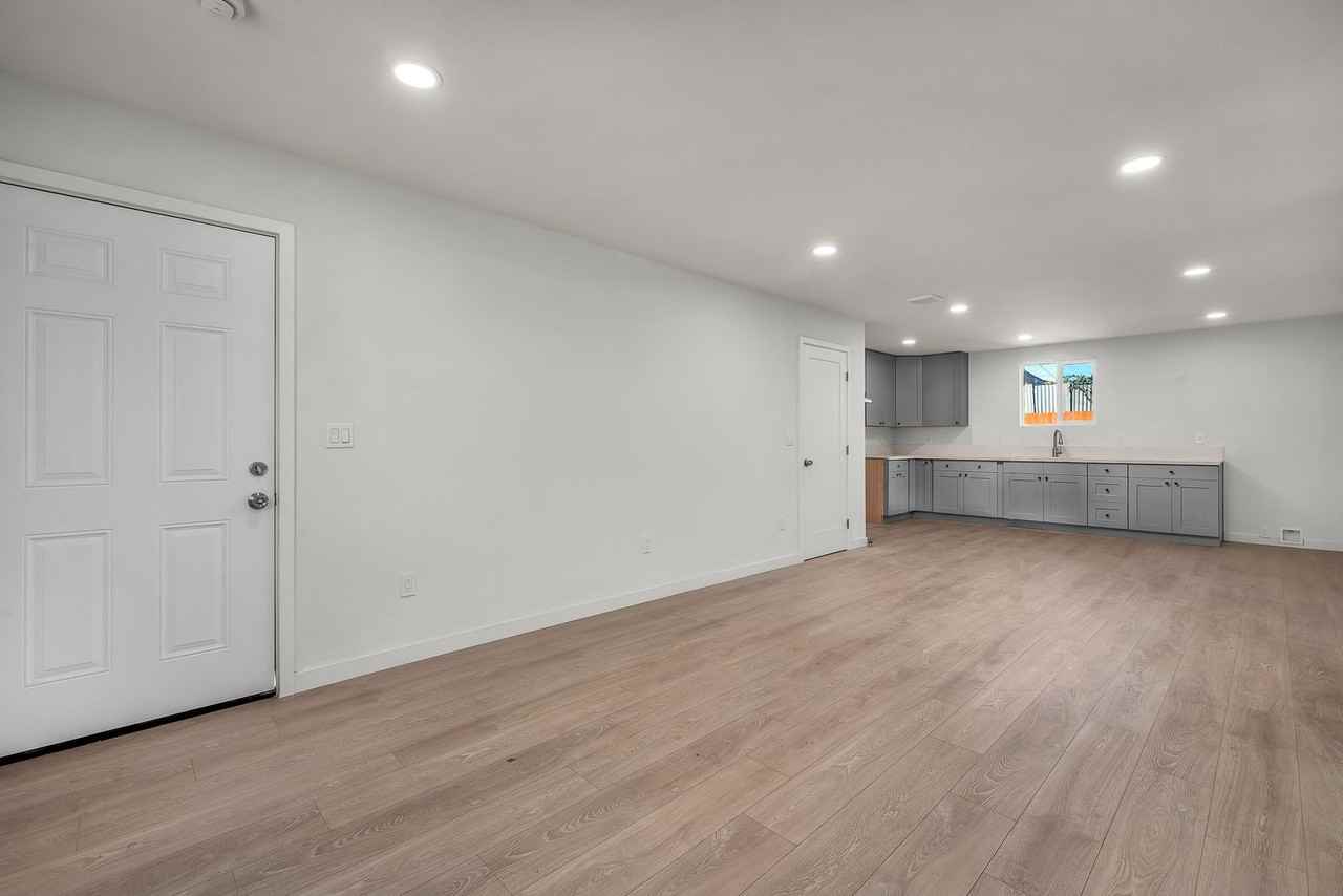 239 E 65th St - Photo 5 of 15
