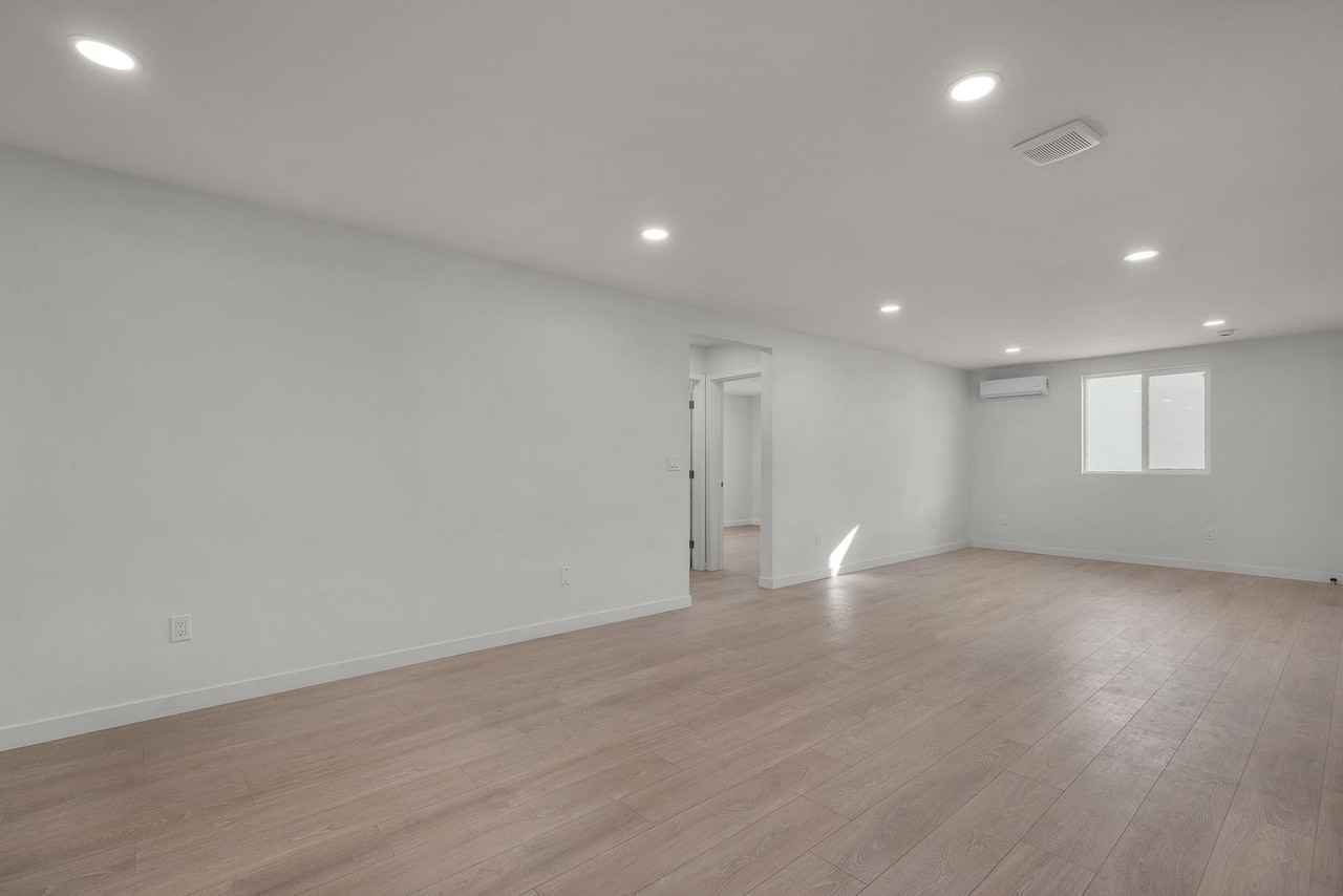 239 E 65th St - Photo 7 of 15