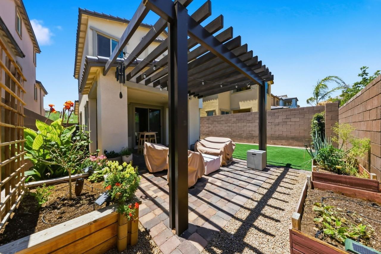 11824 Pelican Butte Ave - Photo 6 of 33