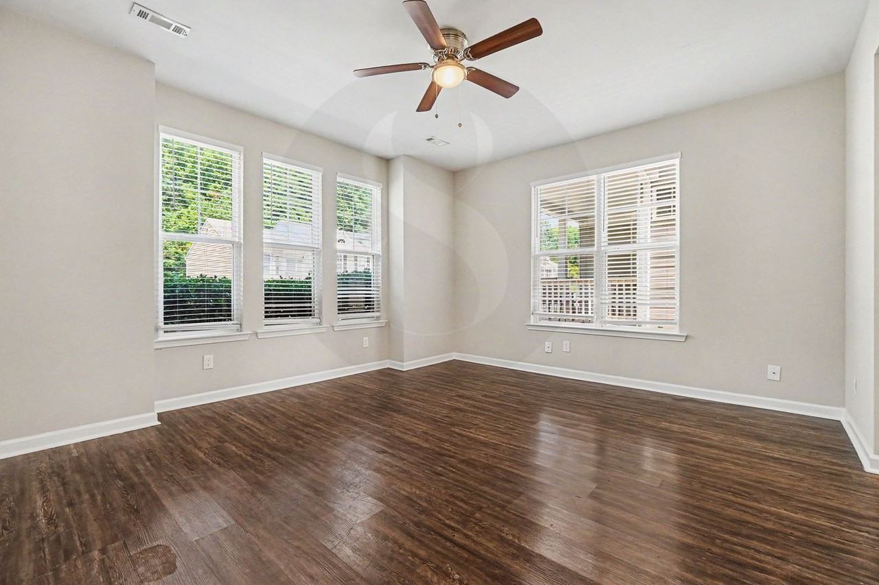 4561 Parkway Cir - Photo 7 of 27