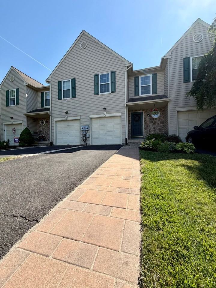 176 Strawberry Ln - Photo 5 of 38